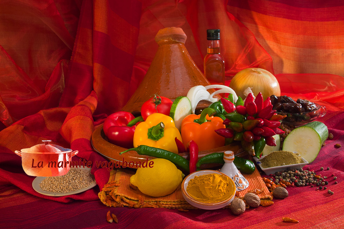 Tajines et ingrédients de la cuisine marocaine