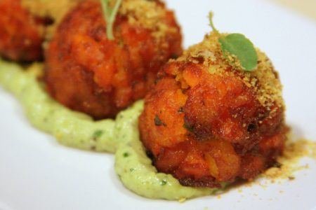 Boulettes carottes frites sauche pistache