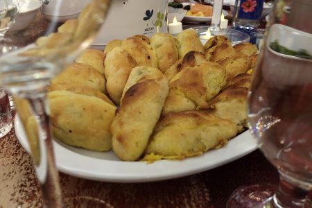 Pâtés (pierogs) garnis de légumes ou de poissons pour Maslenitsa
