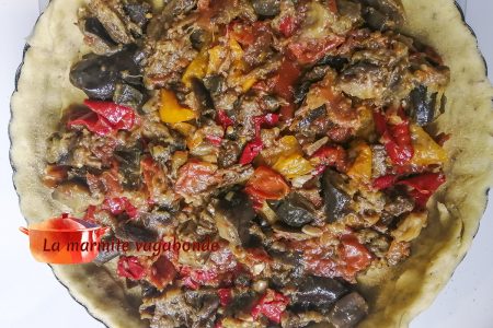 Garniture de ratatouille dans une pâte brisée